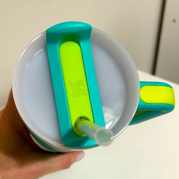 Stanley Aqua Quencher H2.0 Tumbler 30 oz - Picture 2 of 7